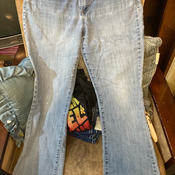 Womens jeans and capris - Picture 6 of 7